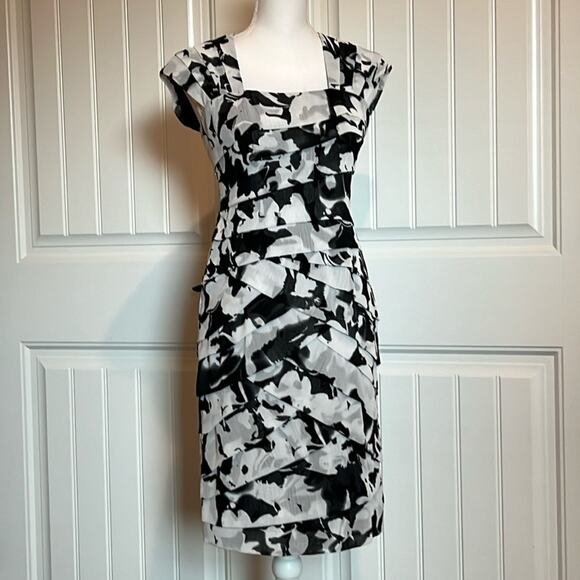 Adriana Papell Cap Sleeve Layered Tiered Cocktail Sheath Dress 4 Bodycore Sexy - Picture 1 of 15